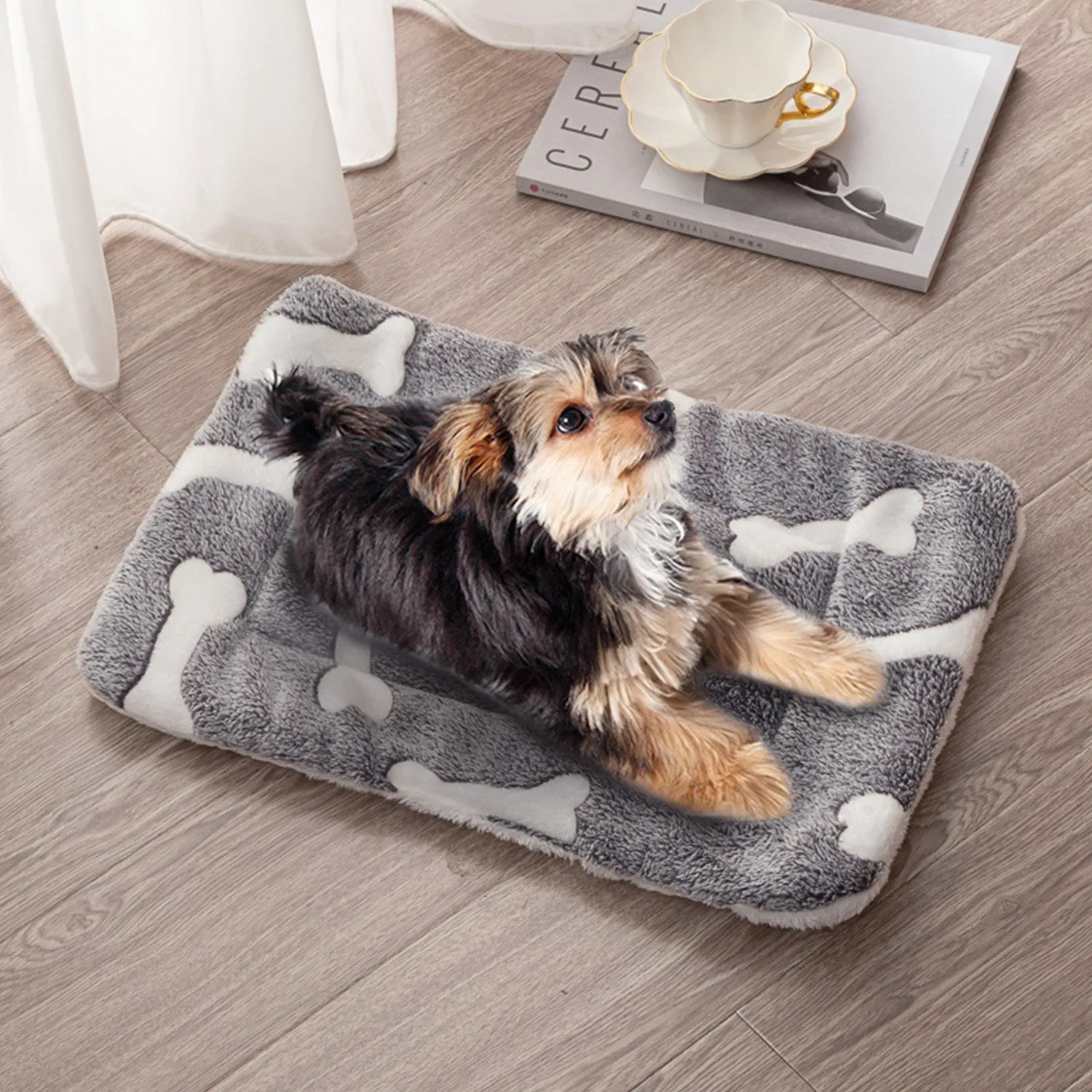 Comfortable Flannel Dog Crate Pad Reversible Cushion Carpet