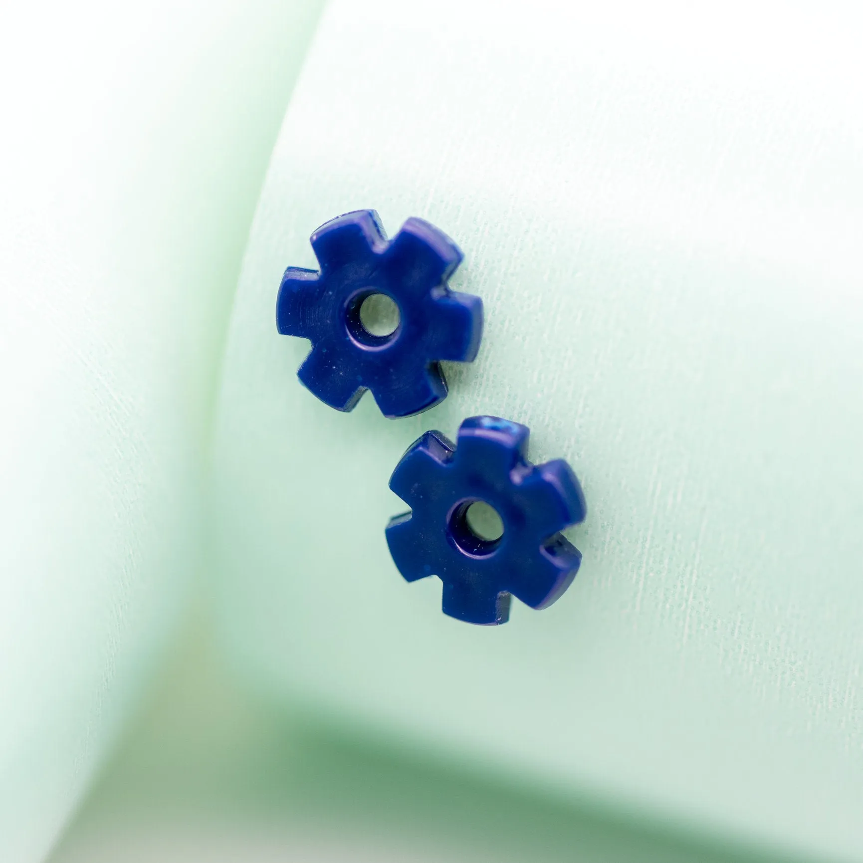 Navy Serrated Daisy Flower Stud Earrings