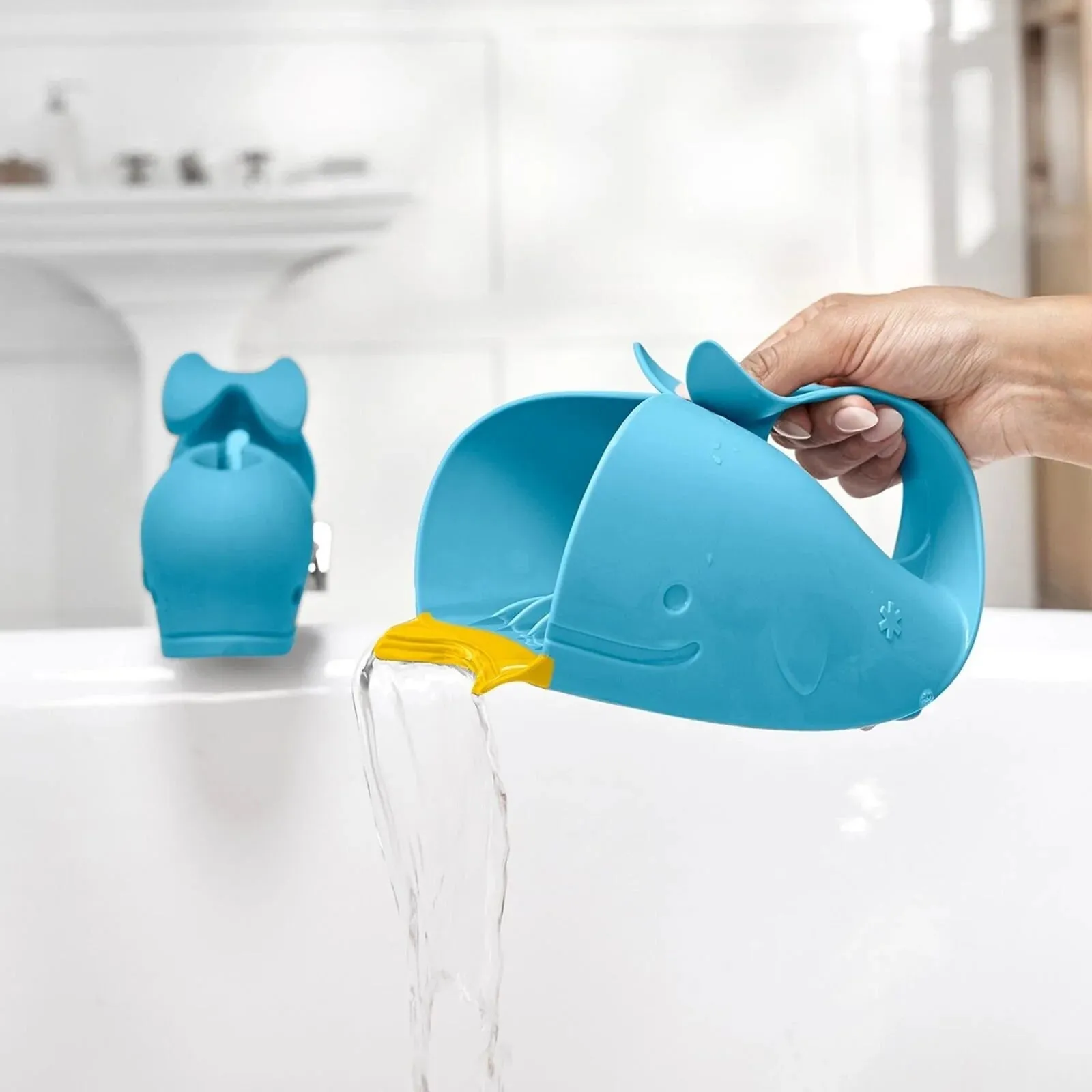 Skip Hop Moby Waterfall Bath Rinser