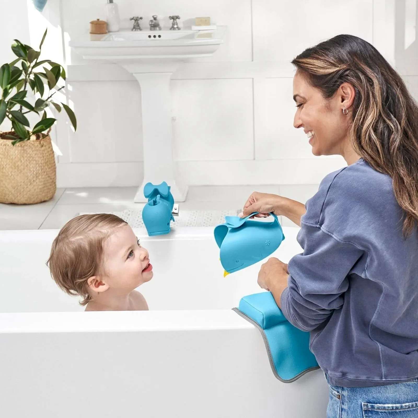 Skip Hop Moby Waterfall Bath Rinser